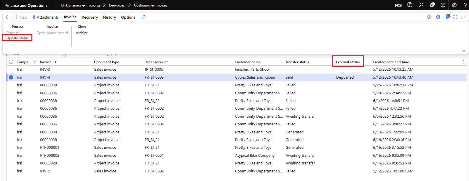 The Update status button in the Action Pane, alongside the External status column in the outbound grid.